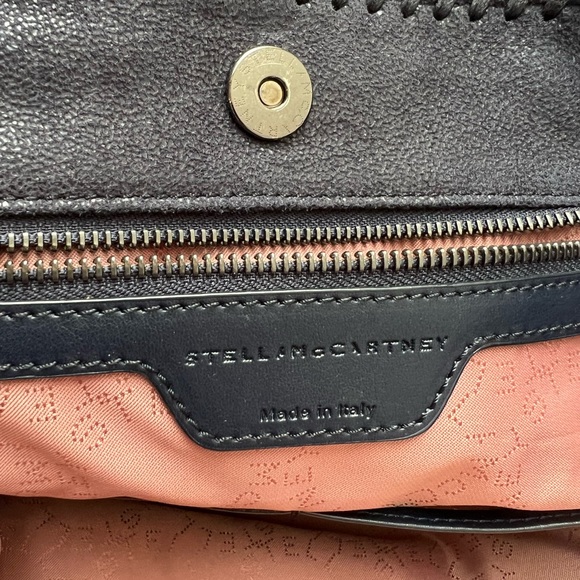 Stella McCartney Falabella navy vegan shoulder tote bag with chain detailing - Picture 4 of 5